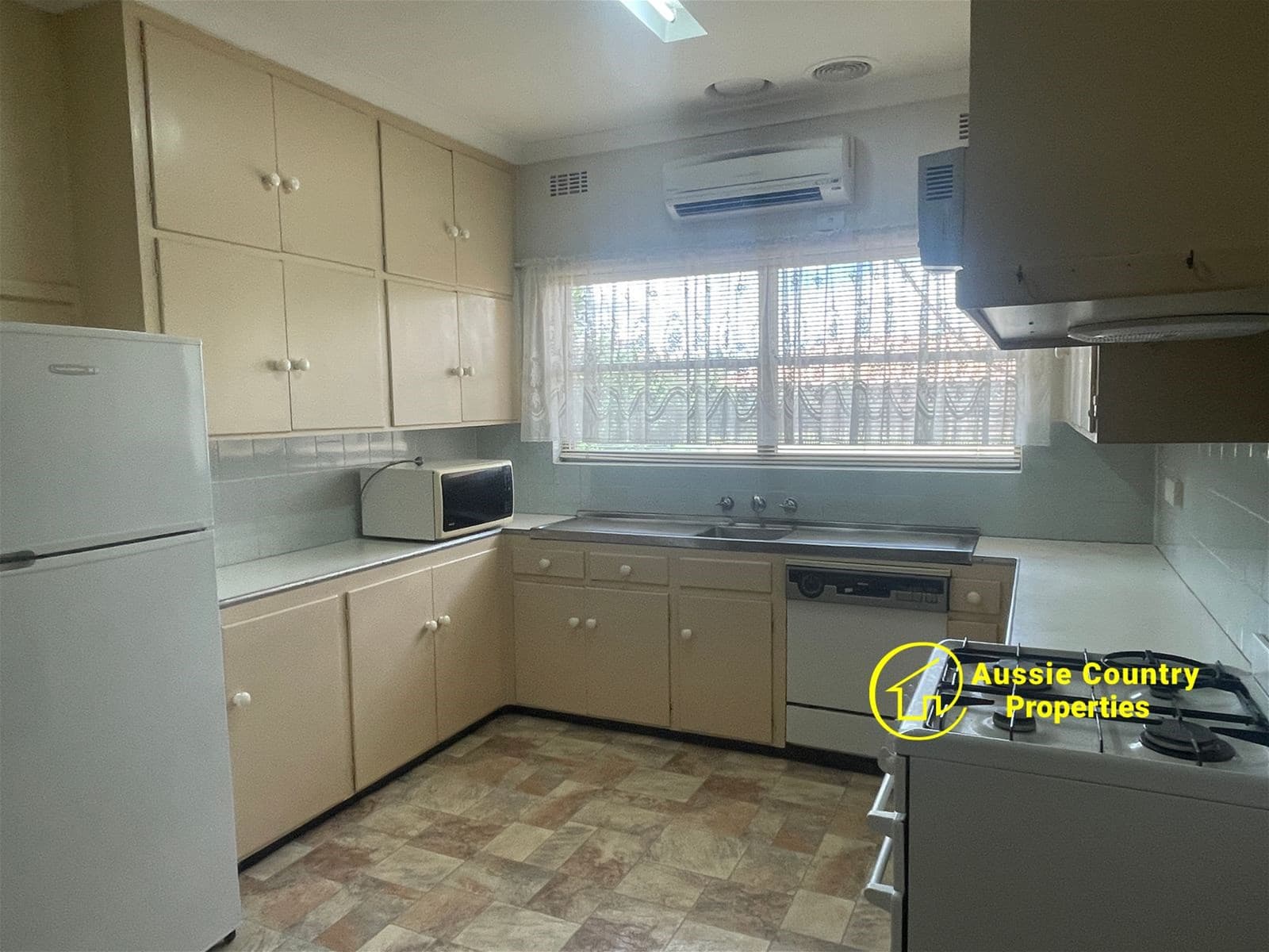 89 Denison Street FINLEY NSW, Finley - Thumbnail 3