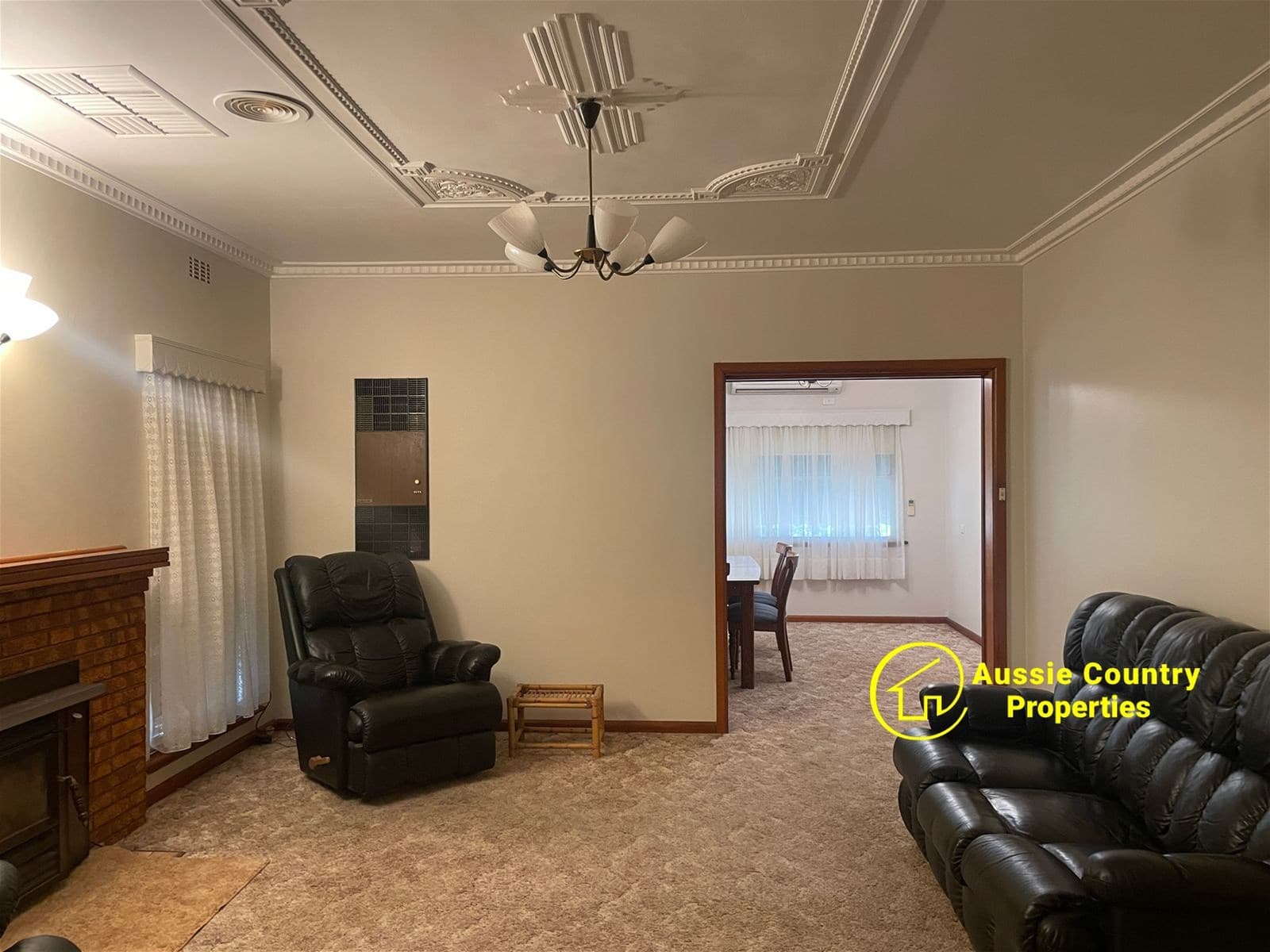 89 Denison Street FINLEY NSW, Finley - Thumbnail 2