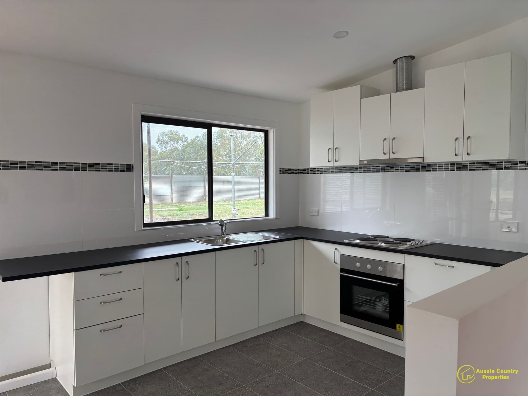 51-59  Momalong Street  BERRIGAN NSW, Berrigan - Thumbnail 2