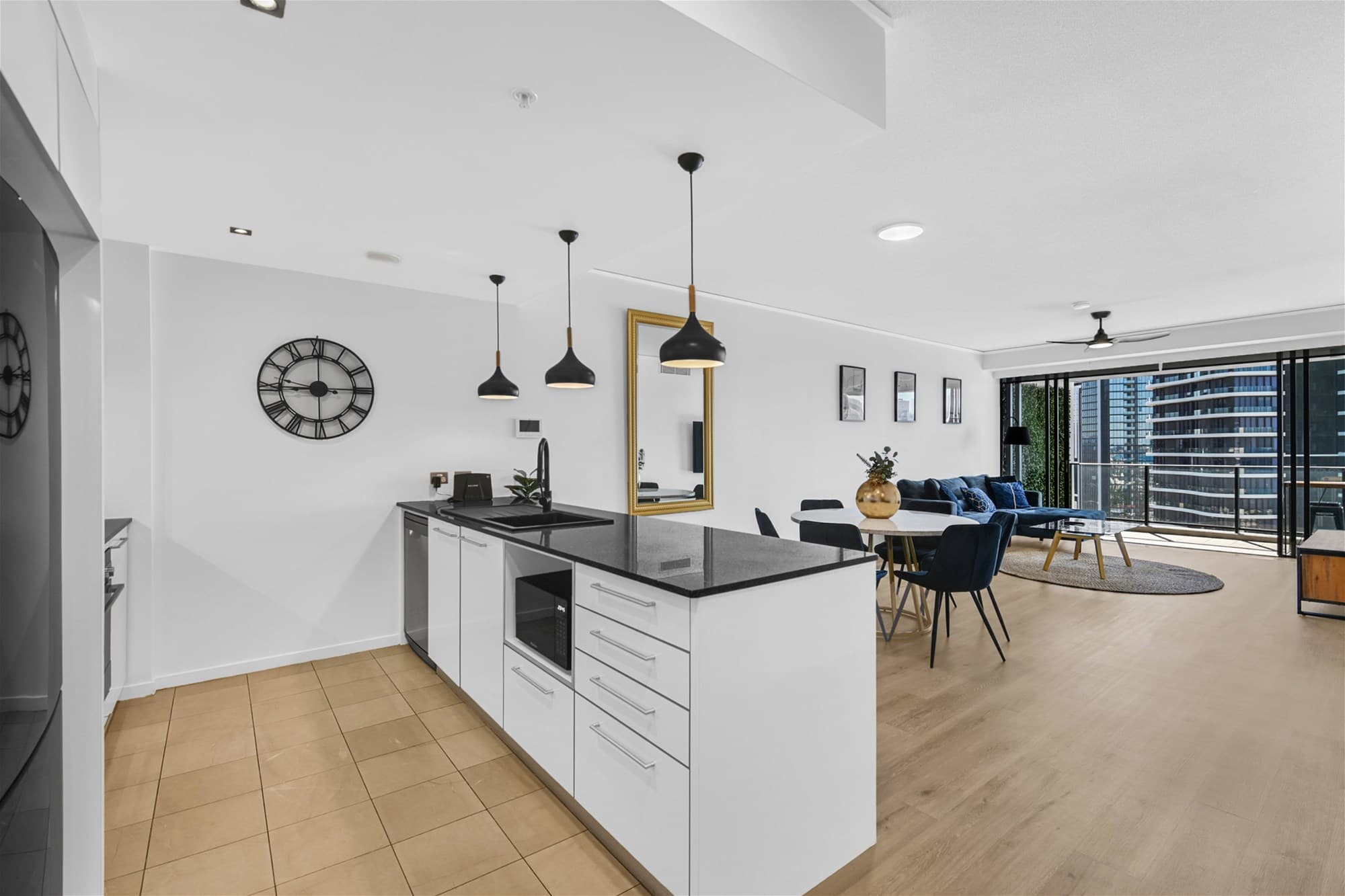 2204/22 Surf Parade BROADBEACH, QLD, Broadbeach - Thumbnail 8