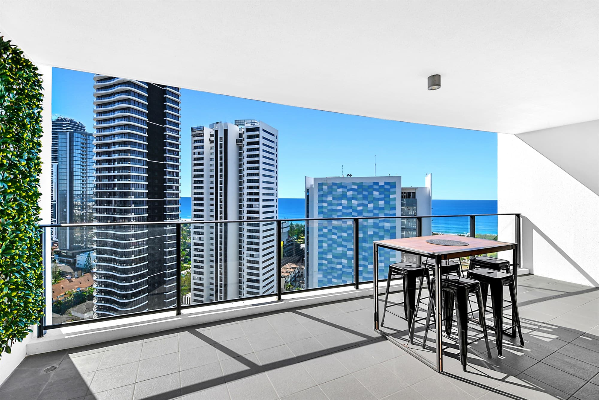 2204/22 Surf Parade BROADBEACH, QLD, Broadbeach - Thumbnail 5