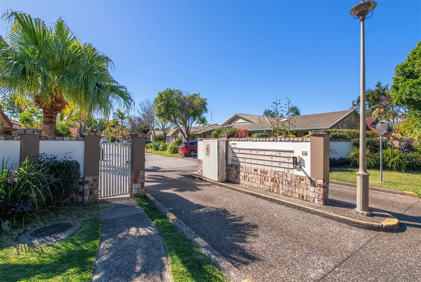 2/167 Central Street LABRADOR, QLD, Labrador - Image 1