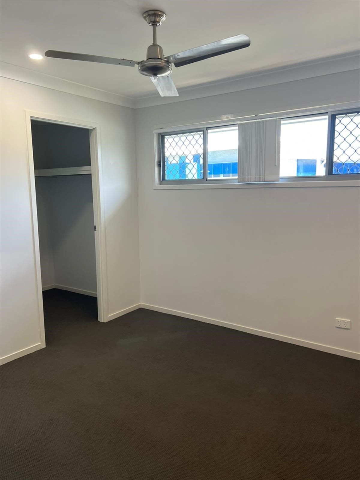 1/ Hillsborough Place PIMPAMA, QLD, Pimpama - Thumbnail 3