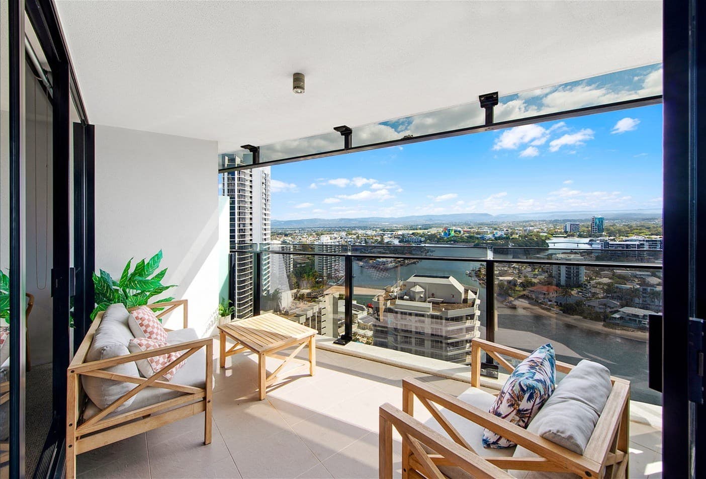 1197/9 Ferny Avenue SURFERS PARADISE, QLD, Surfers Paradise - Thumbnail 2