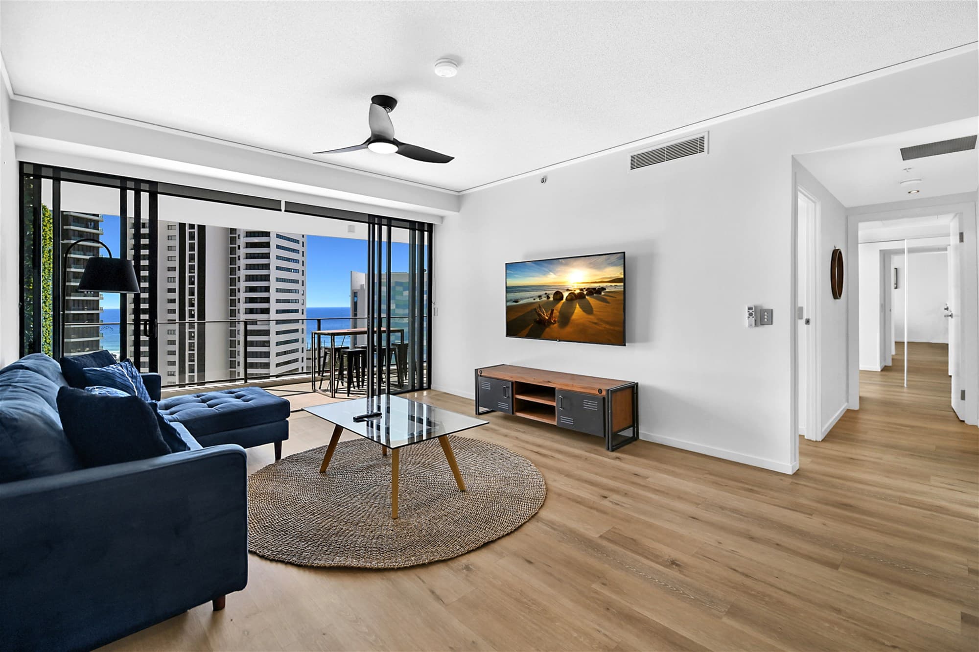 2204/22 Surf Parade BROADBEACH, QLD, Broadbeach - Thumbnail 7