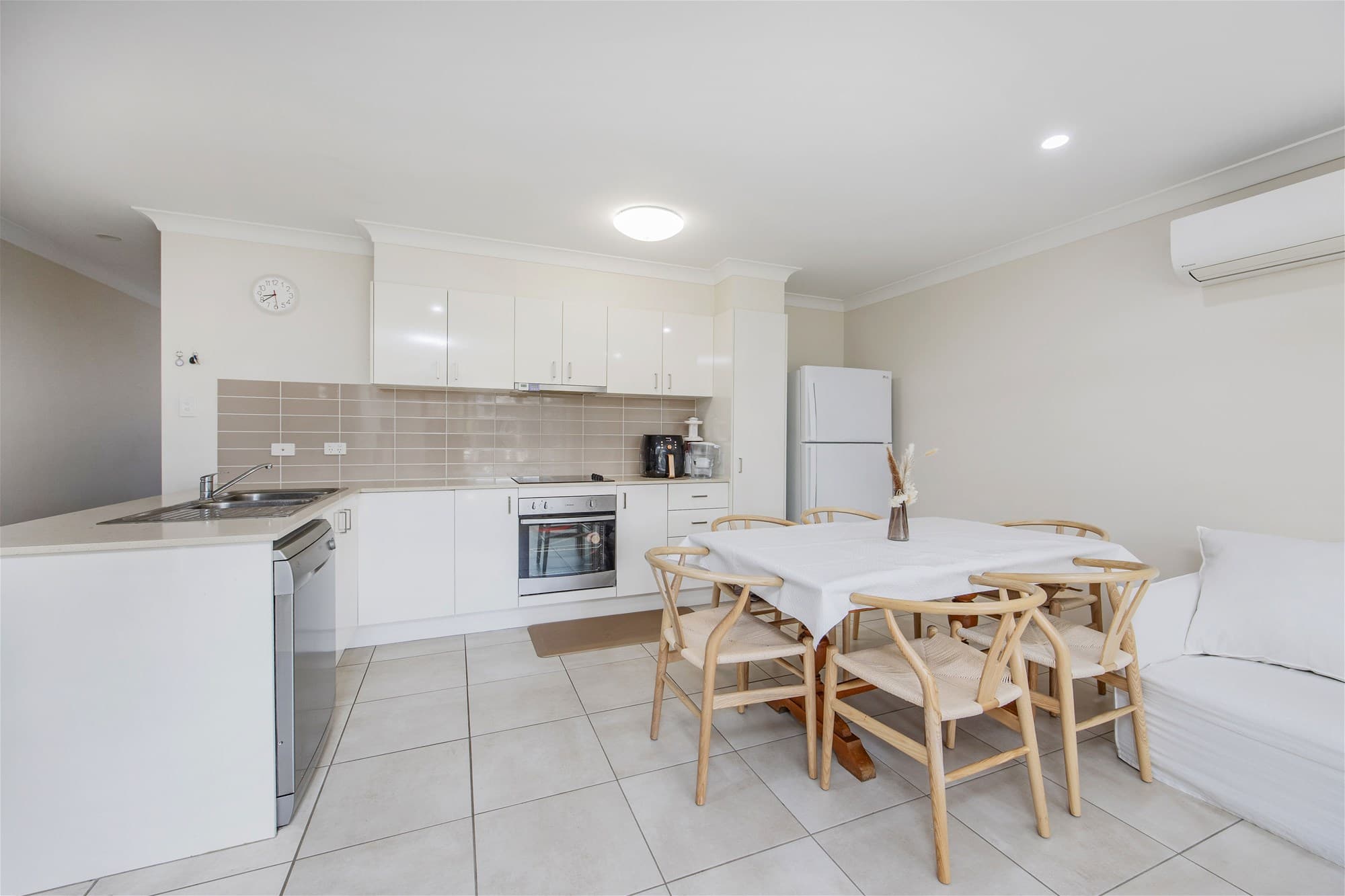 34  Milbrook Crescent PIMPAMA, QLD, Pimpama - Thumbnail 2