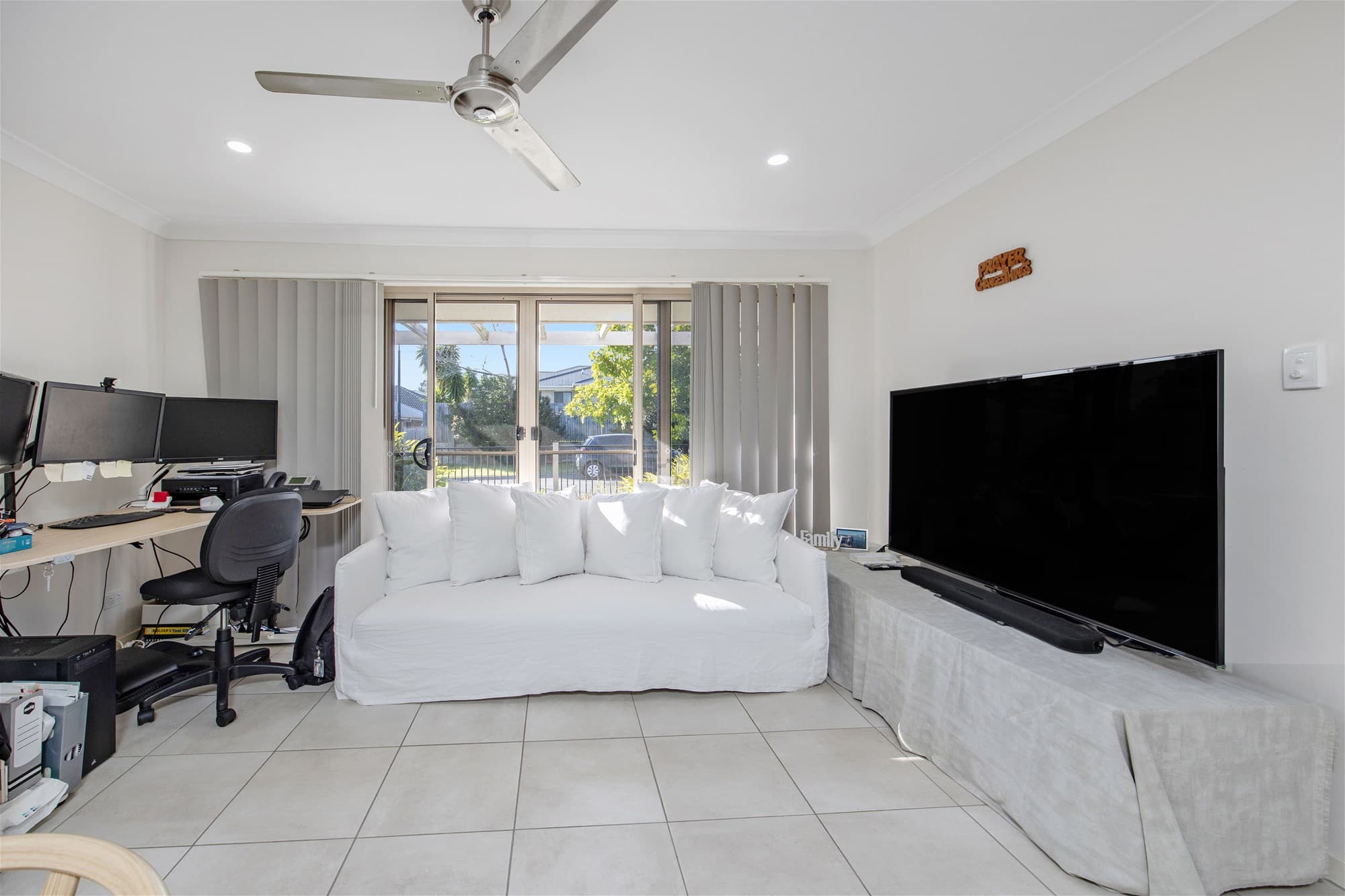 34  Milbrook Crescent PIMPAMA, QLD, Pimpama - Thumbnail 3