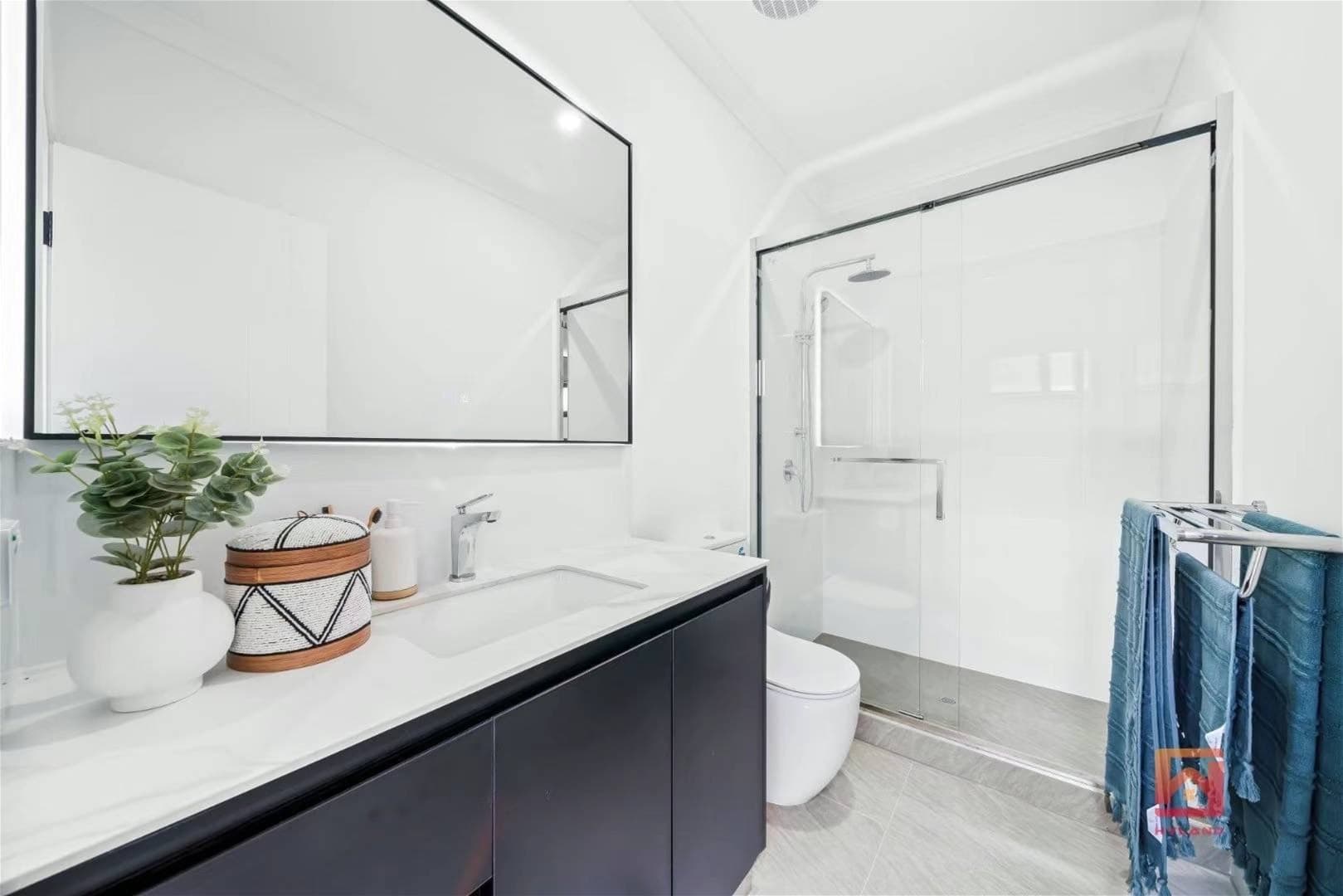 WYNNUM WEST, QLD, Wynnum West - Image 1