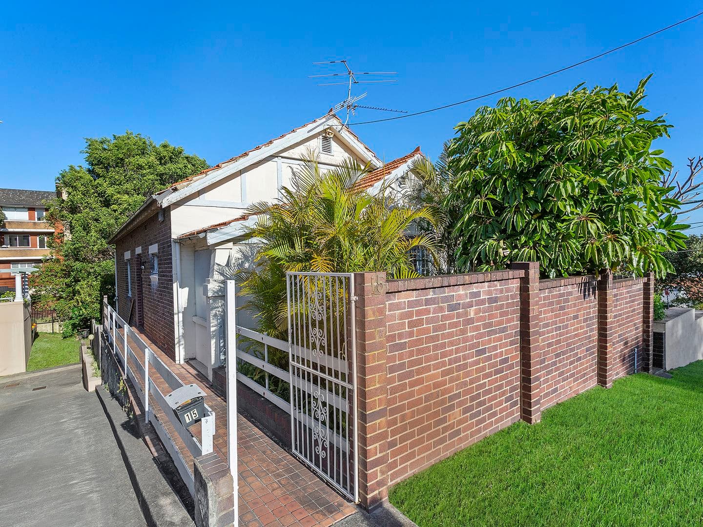 15 Hendy Avenue, Coogee NSW, Coogee - Image 1