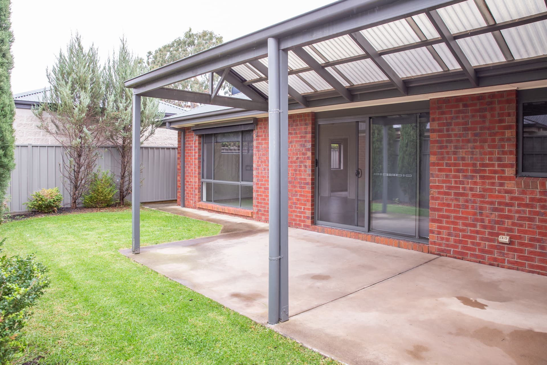 8 Redgum Drive, Mansfield, Mansfield - Image 1
