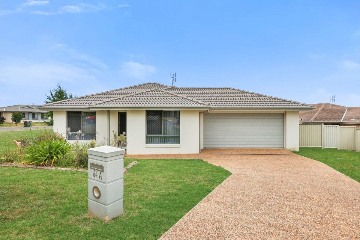 2/64 Tulipwood Crescent, Tamworth, NSW, 2340, Tamworth - Image 1