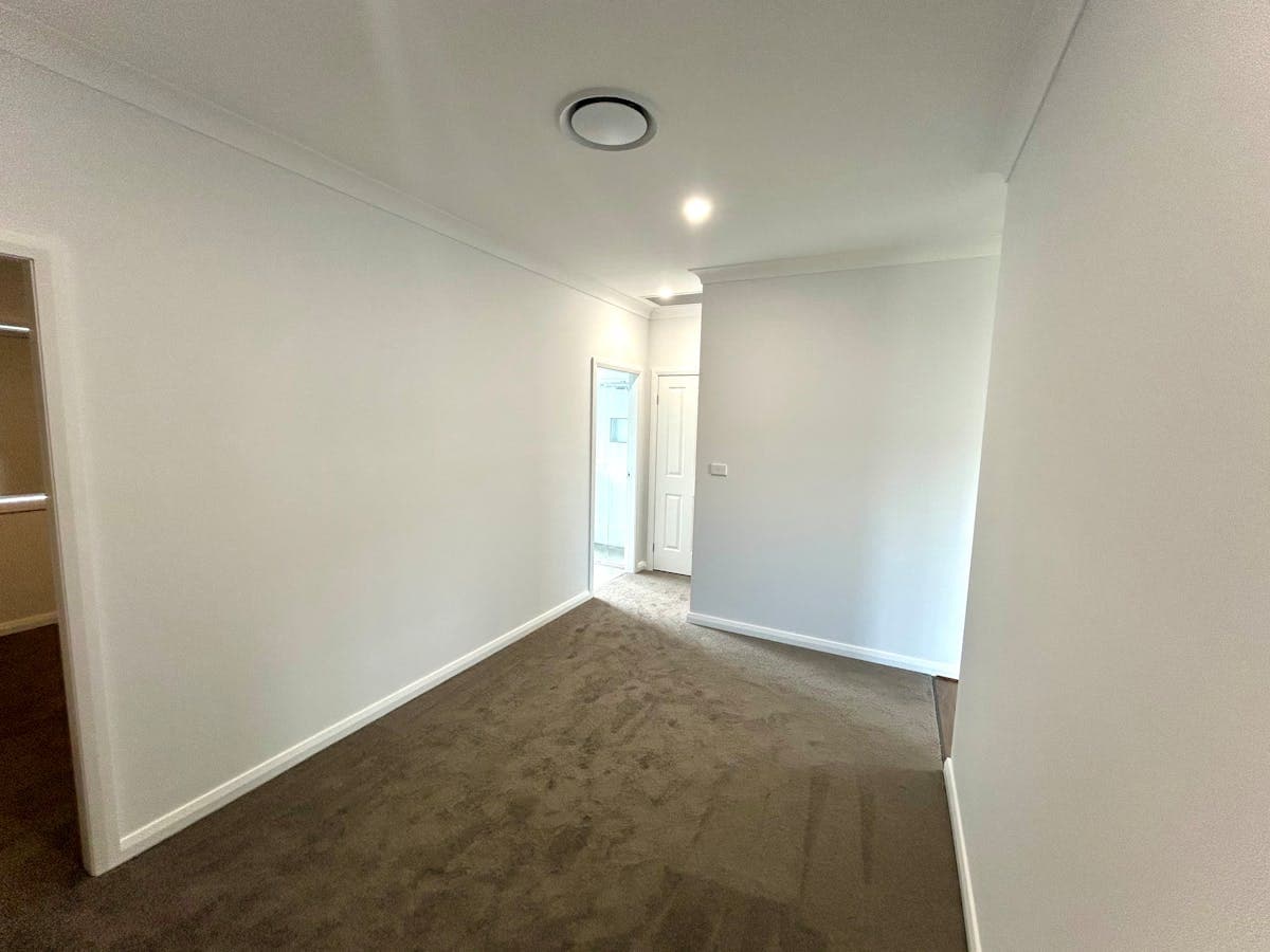 9 Crested Avenue, Tamworth - Thumbnail 7