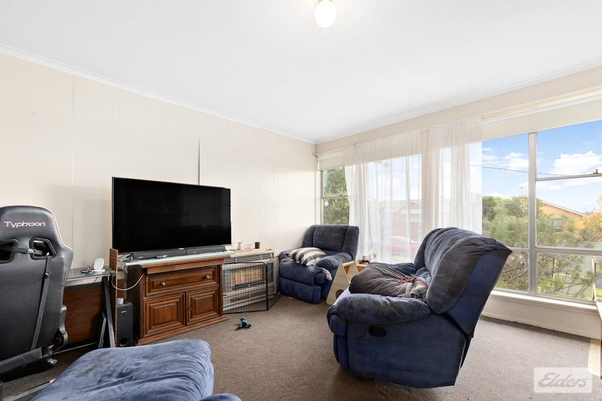 12 Mcinnes Crescent, Churchill, VIC, 3842, Churchill - Thumbnail 2