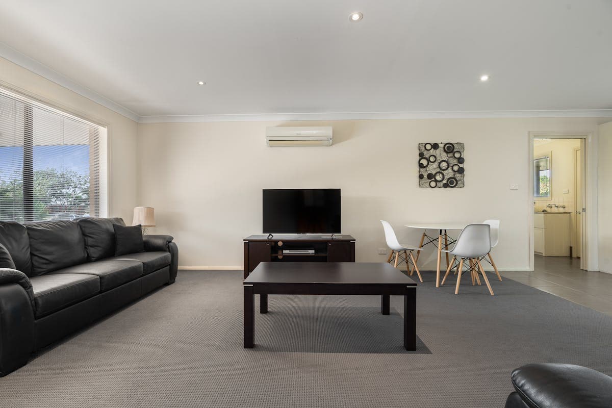 1/6 Railway Street, Cowra, NSW, 2794, Cowra - Thumbnail 2