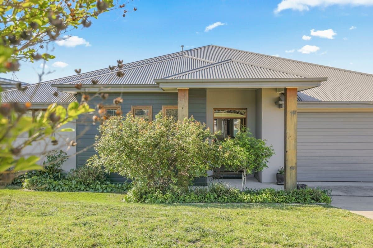 21 Freeman Circuit, Llanarth, NSW, 2795, Llanarth - Image 1