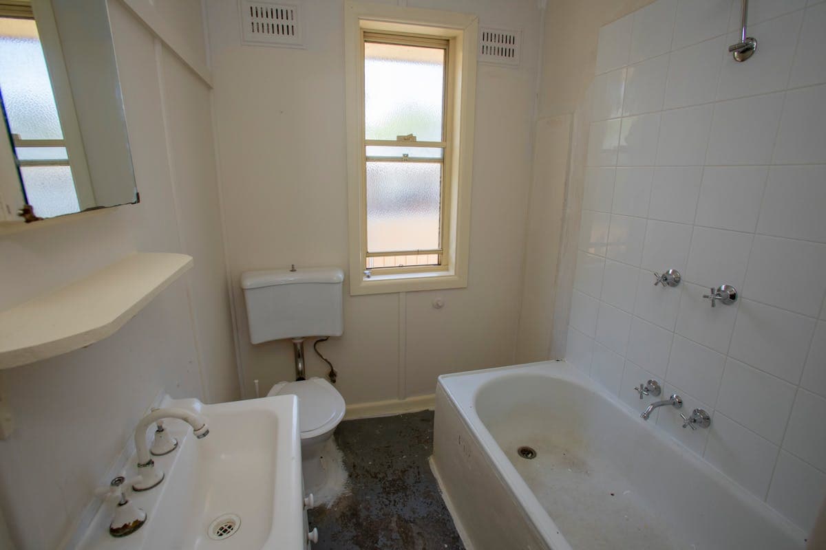 15 Hood Street, Cowra, NSW, 2794, Cowra - Thumbnail 5