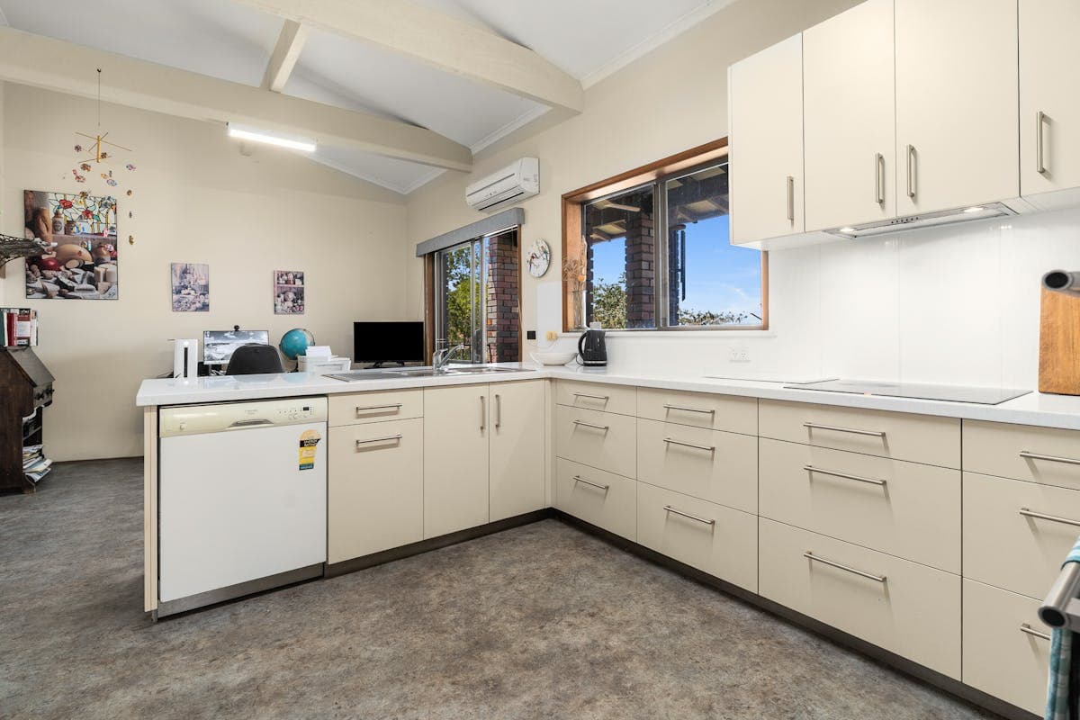 15 Kanangra Street, Cowra, NSW, 2794, Cowra - Thumbnail 3