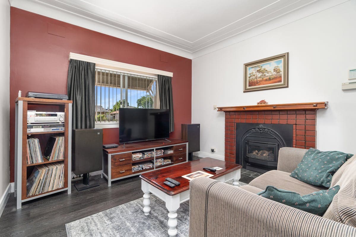 3 Liverpool Street, Cowra, NSW, 2794, Cowra - Thumbnail 2