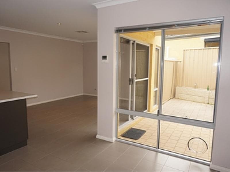 2/103 ROCHESTER CIRCLE, BALGA WA, Balga - Thumbnail 2