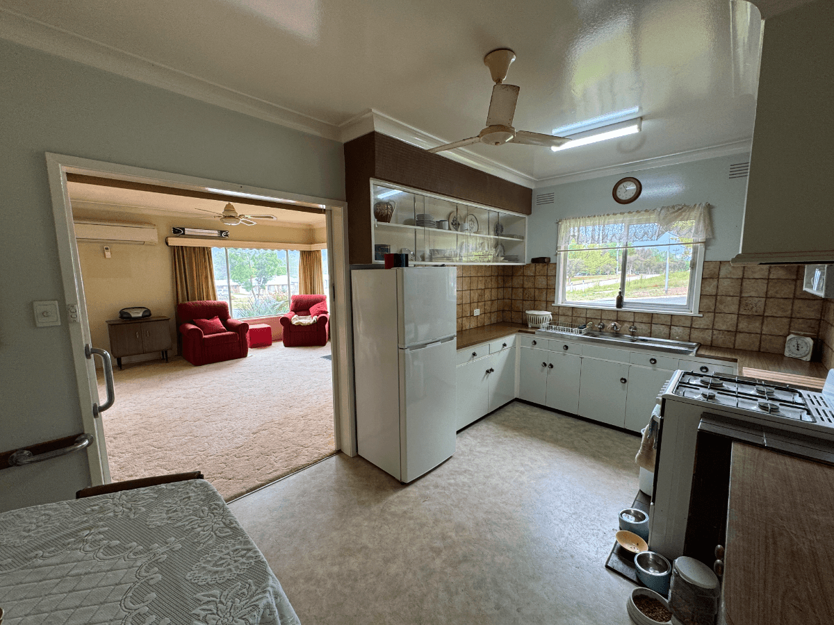 155 Wheeler Street, Corryong - Thumbnail 2