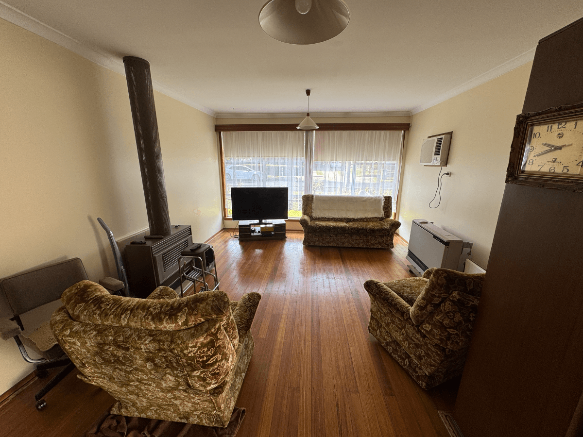 26 Hamilton Crescent, Corryong - Thumbnail 3