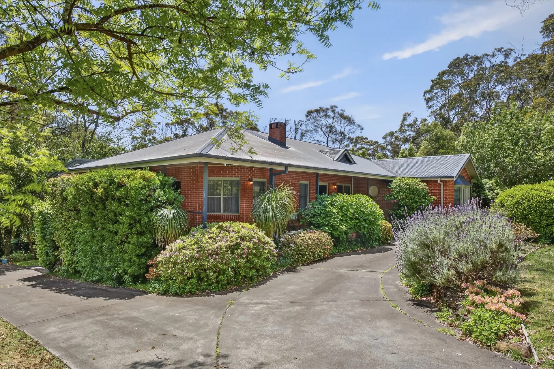 126-128 Henderson Road, Wentworth Falls - Image 1