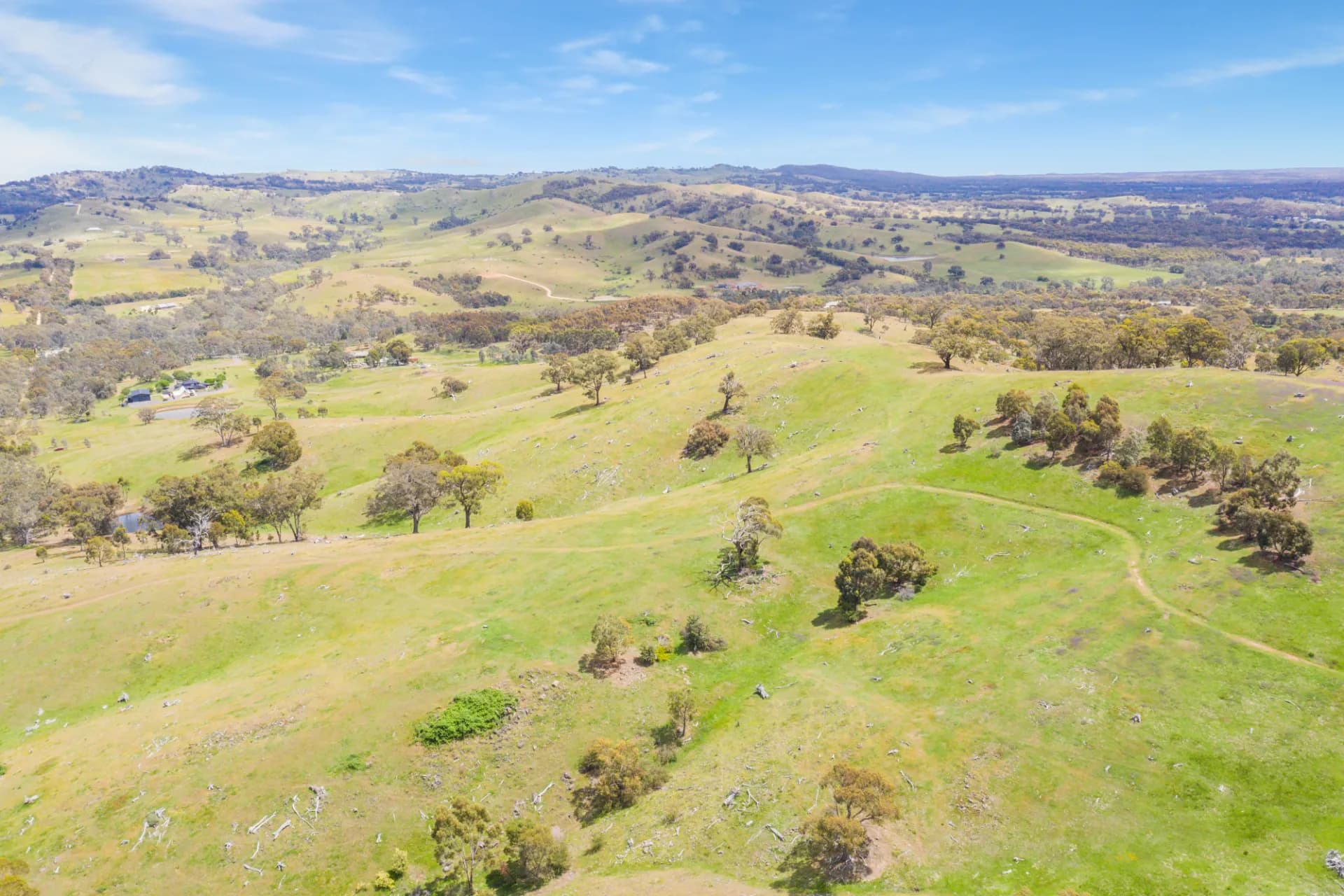 49 Carramar  Drive, Sedgwick, VIC, Sedgwick - Thumbnail 4