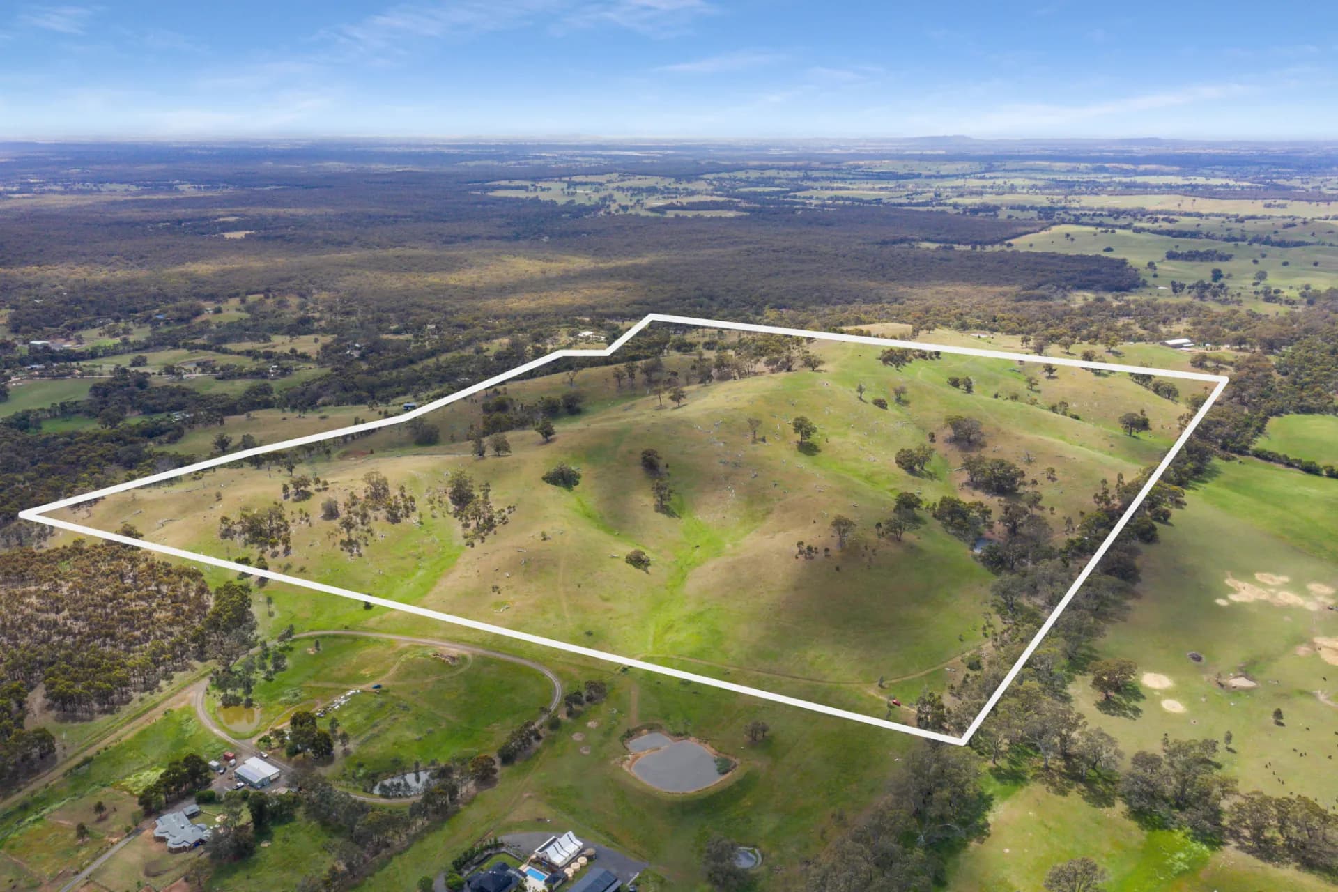 49 Carramar  Drive, Sedgwick, VIC, Sedgwick - Thumbnail 2