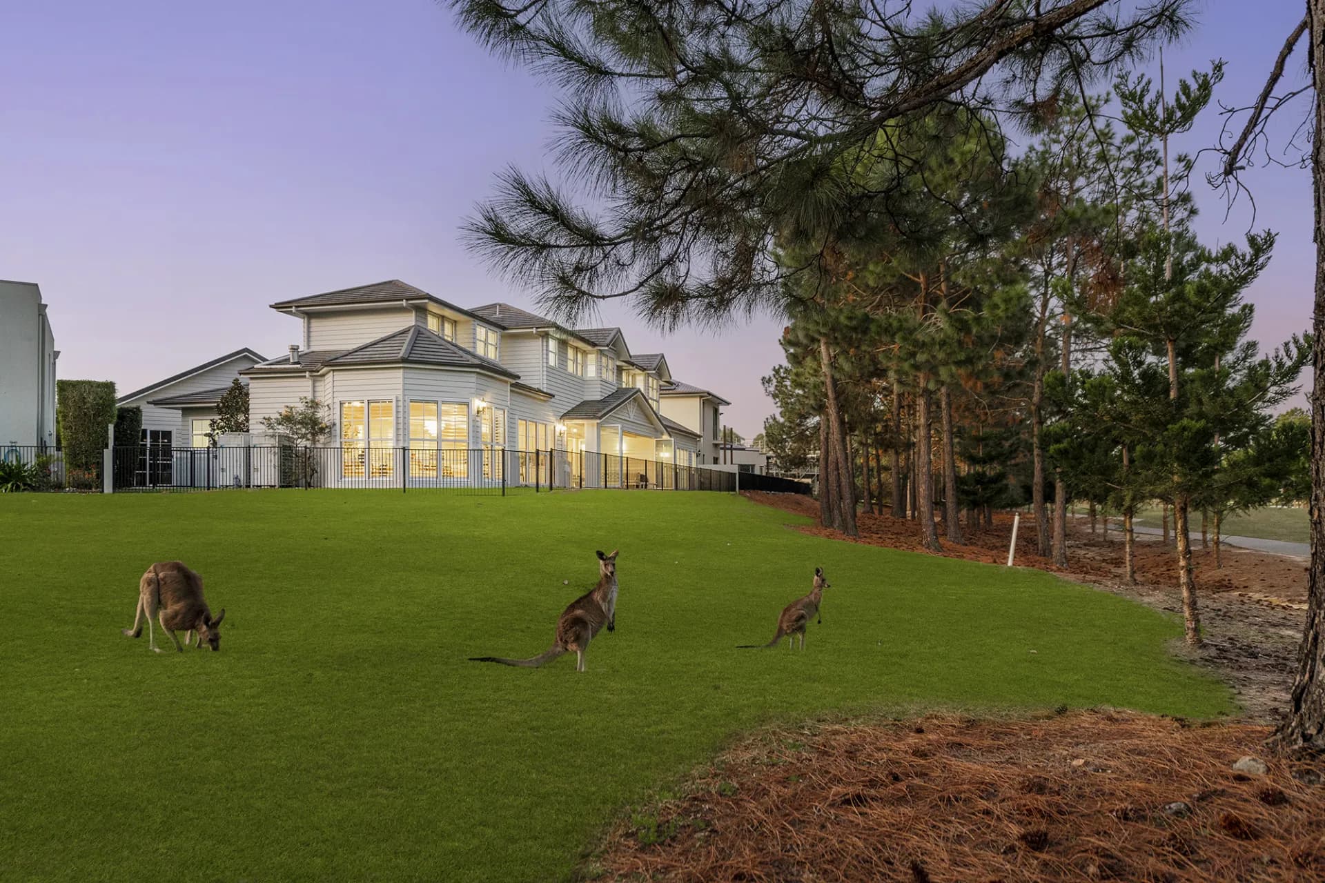 2265 Banksia Lakes Drive, Sanctuary Cove, QLD, Hope Island - Thumbnail 4
