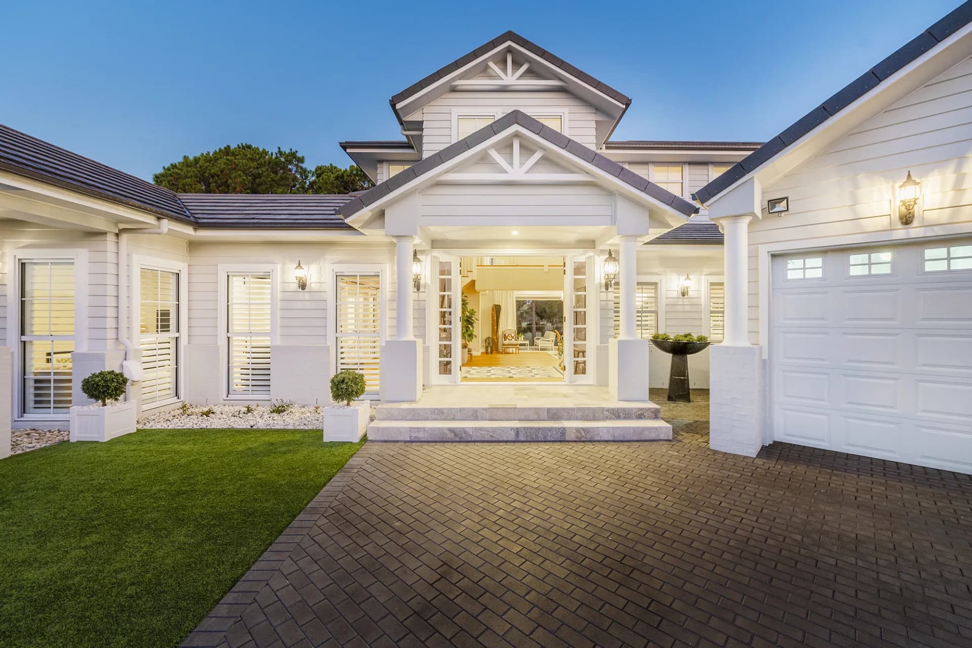 2265 Banksia Lakes Drive, Sanctuary Cove, QLD, Hope Island - Thumbnail 3
