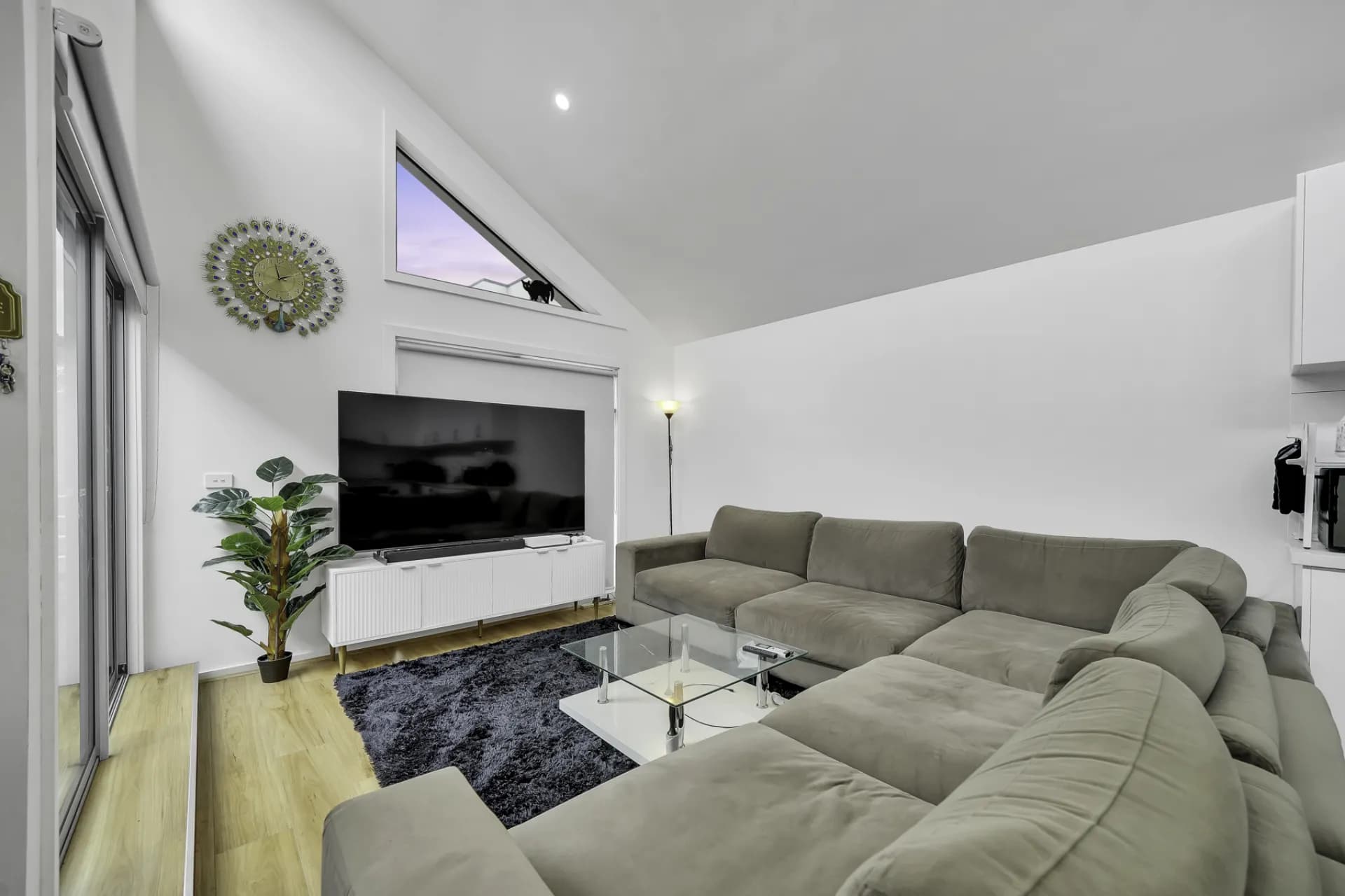 4/15 Barwise Street, Laverton, VIC, Laverton - Thumbnail 2