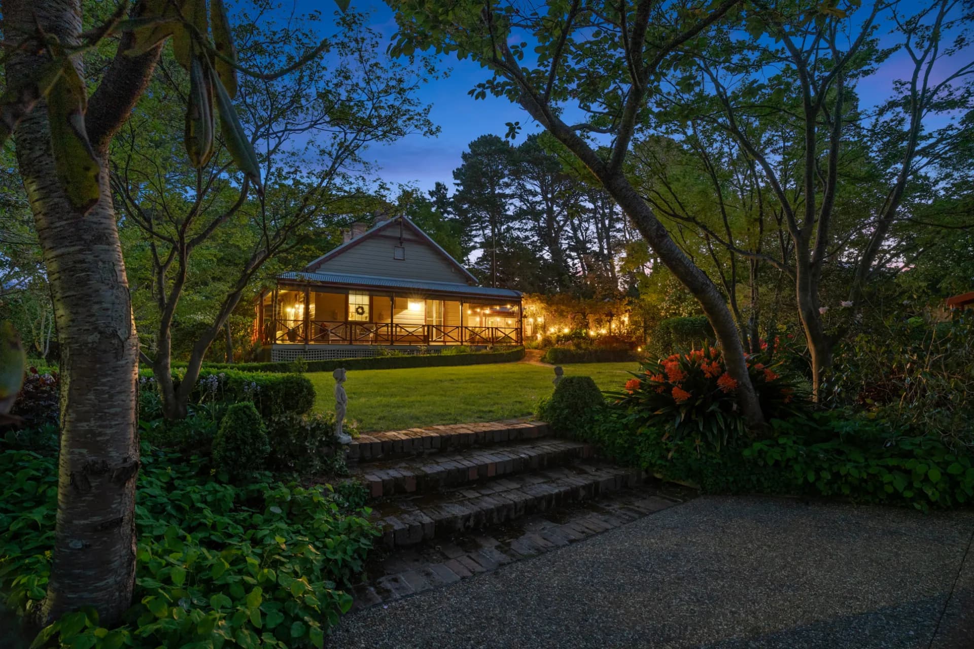 63 Falls Road, Wentworth Falls - Thumbnail 3