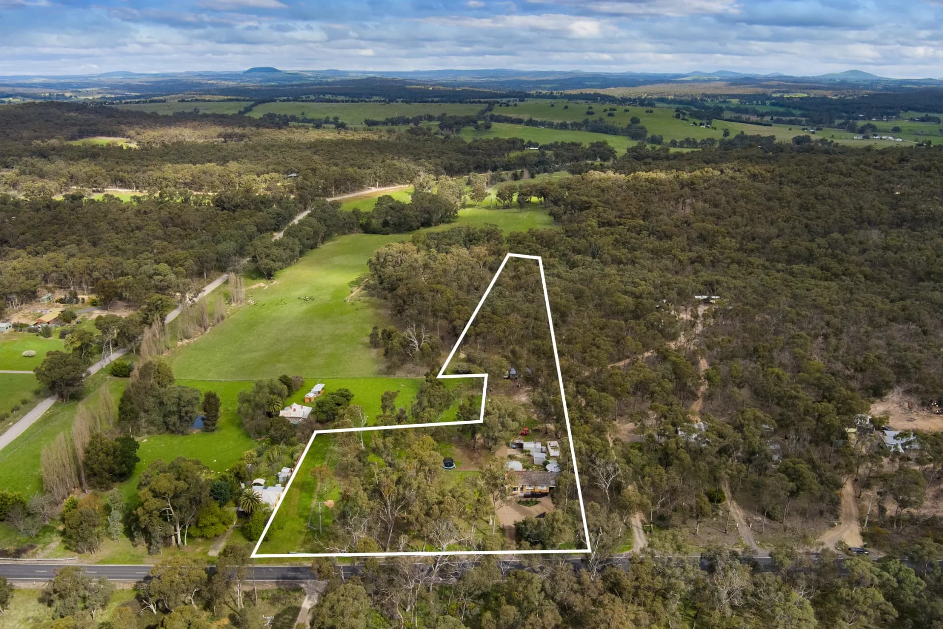 2581 Pyrenees Highway, Green Gully - Thumbnail 3