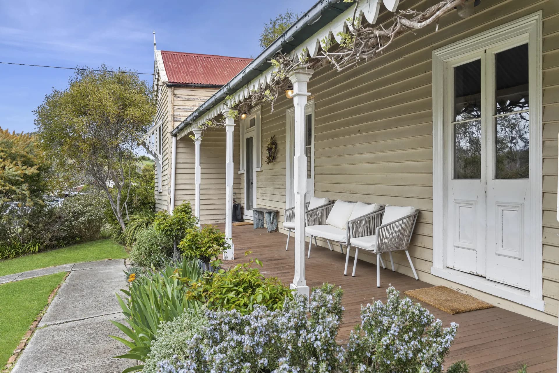 70 Fraser  Street, Clunes, VIC, Clunes - Thumbnail 2