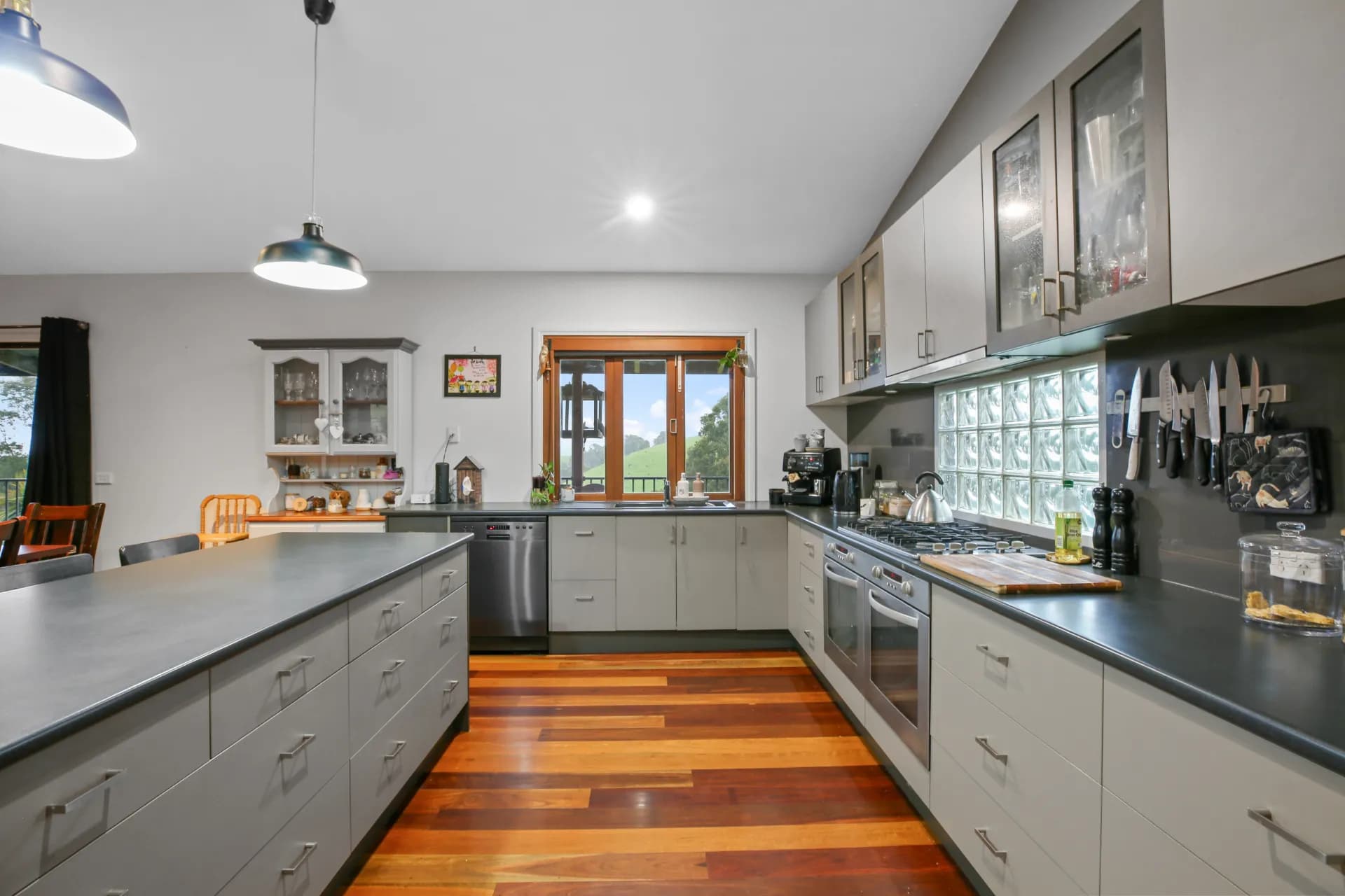 236 Ferndale  Road, Ferndale - Thumbnail 3
