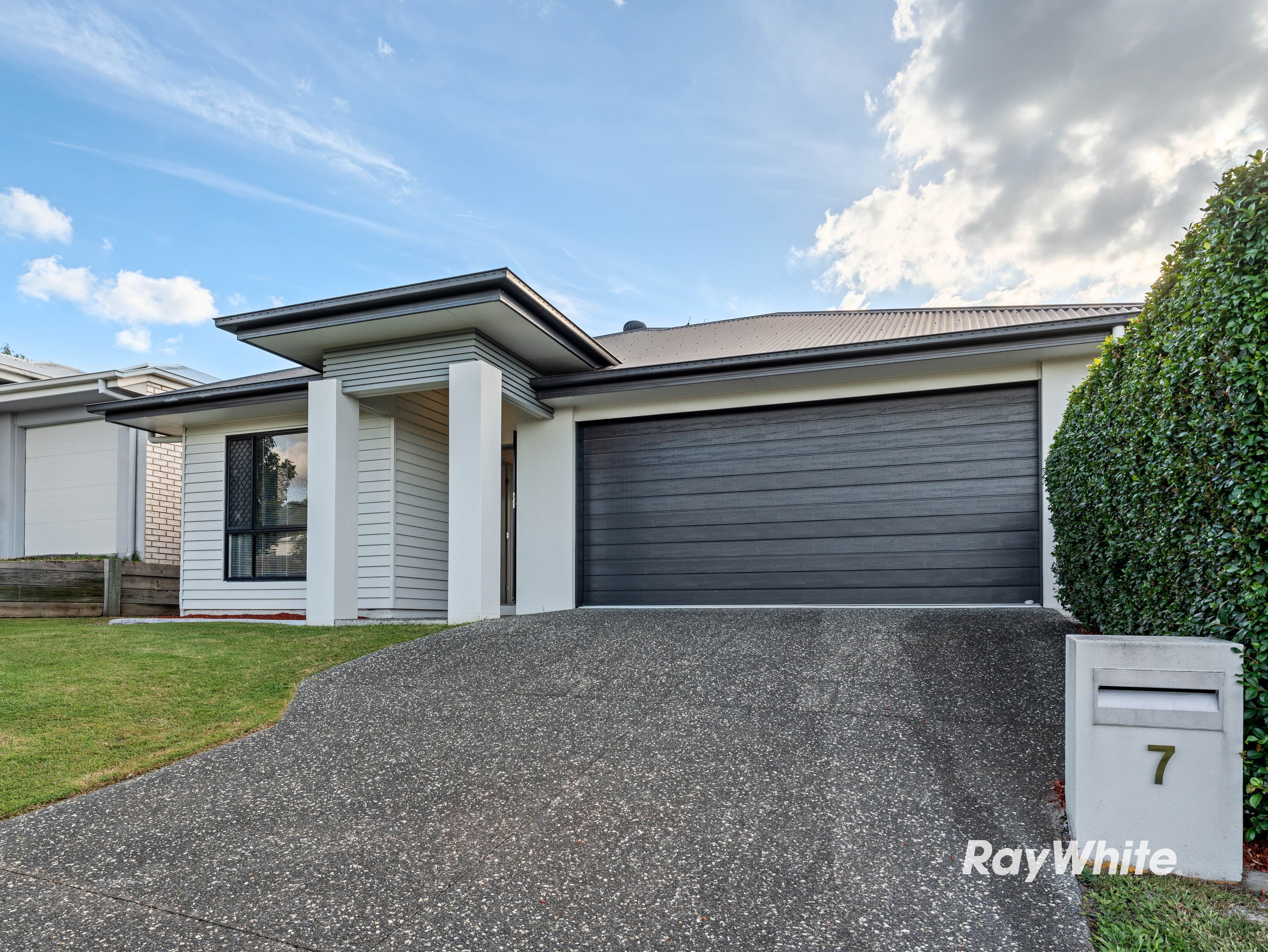 7 Mount Barney Crescent, Park Ridge QLD 4125, Park Ridge - Thumbnail 2