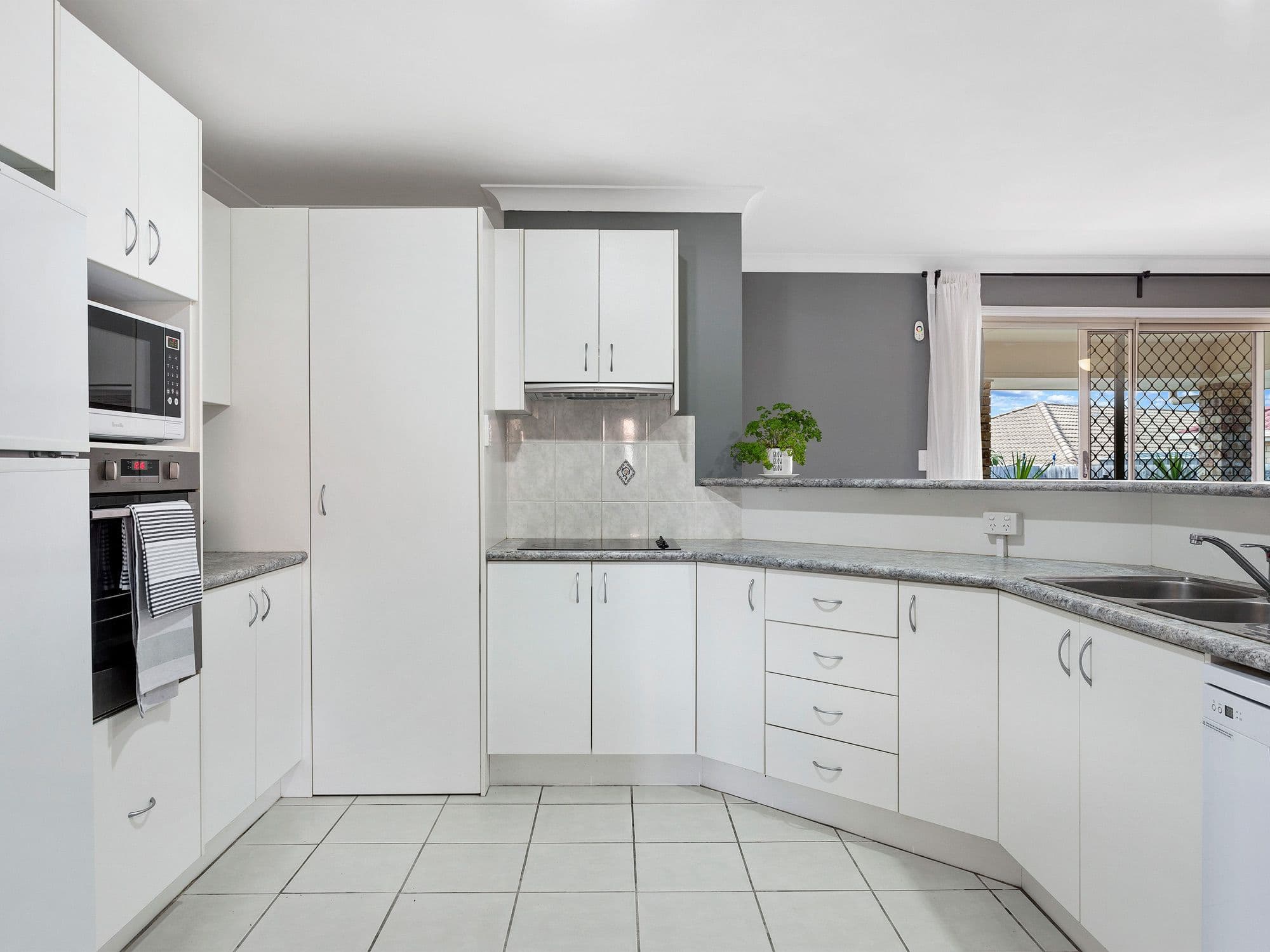 11 Greenview Court, Springfield QLD 4300, Springfield - Thumbnail 5
