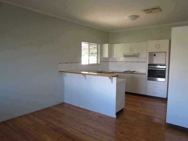 109 Currey Street, Roma QLD 4455, Roma - Thumbnail 7