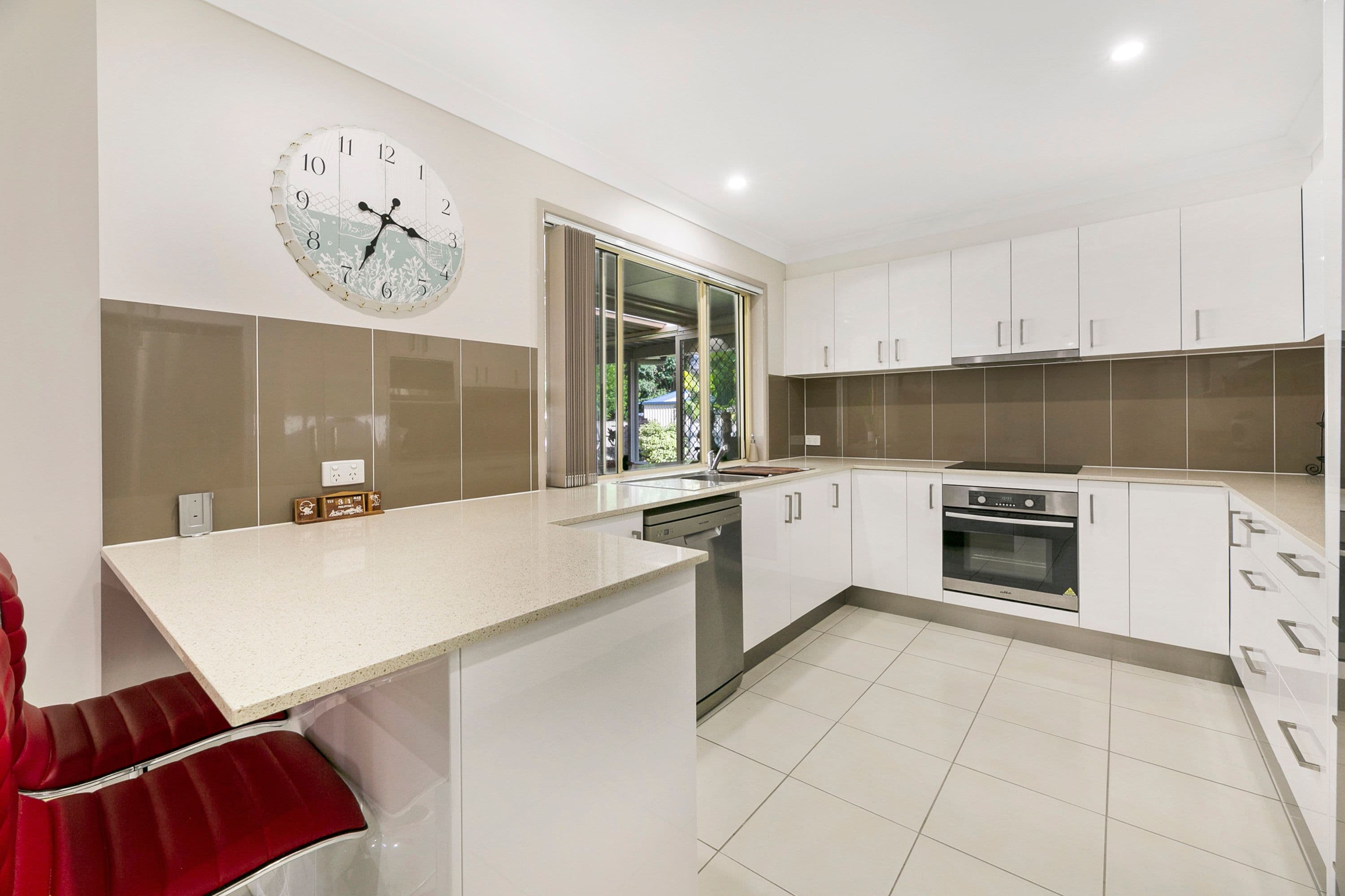 10 Whiteash Road, Bonogin QLD 4213, Bonogin - Thumbnail 5