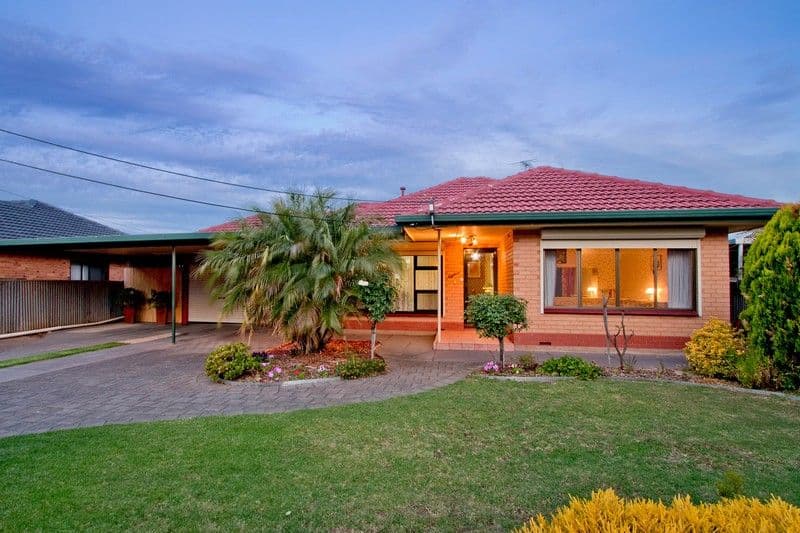 3/5 Coventry Place, Melton South - Image 1