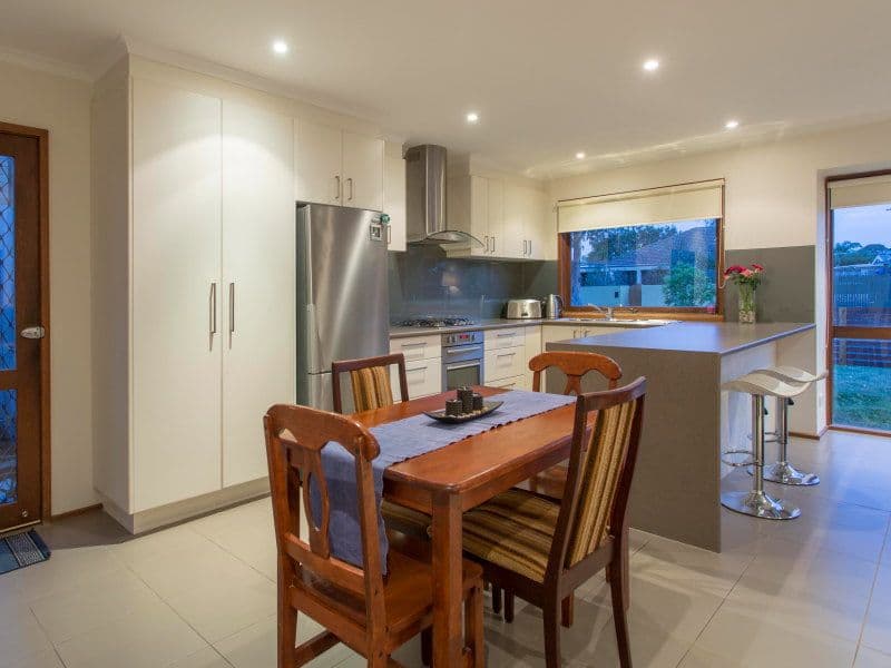 9 Minton Drive, FRANKSTON VIC 3199, Frankston - Thumbnail 3