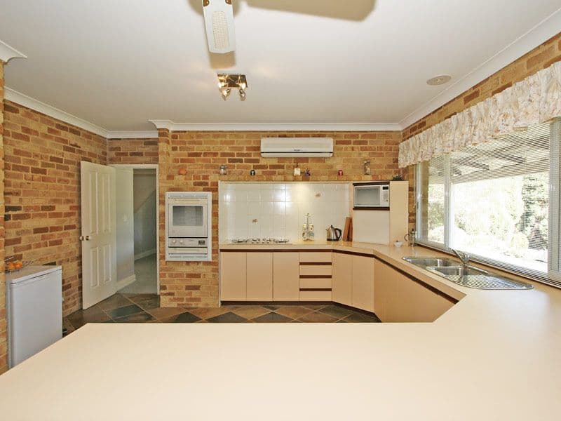 19 Ray Close, BYFORD WA 6122, Byford - Thumbnail 4