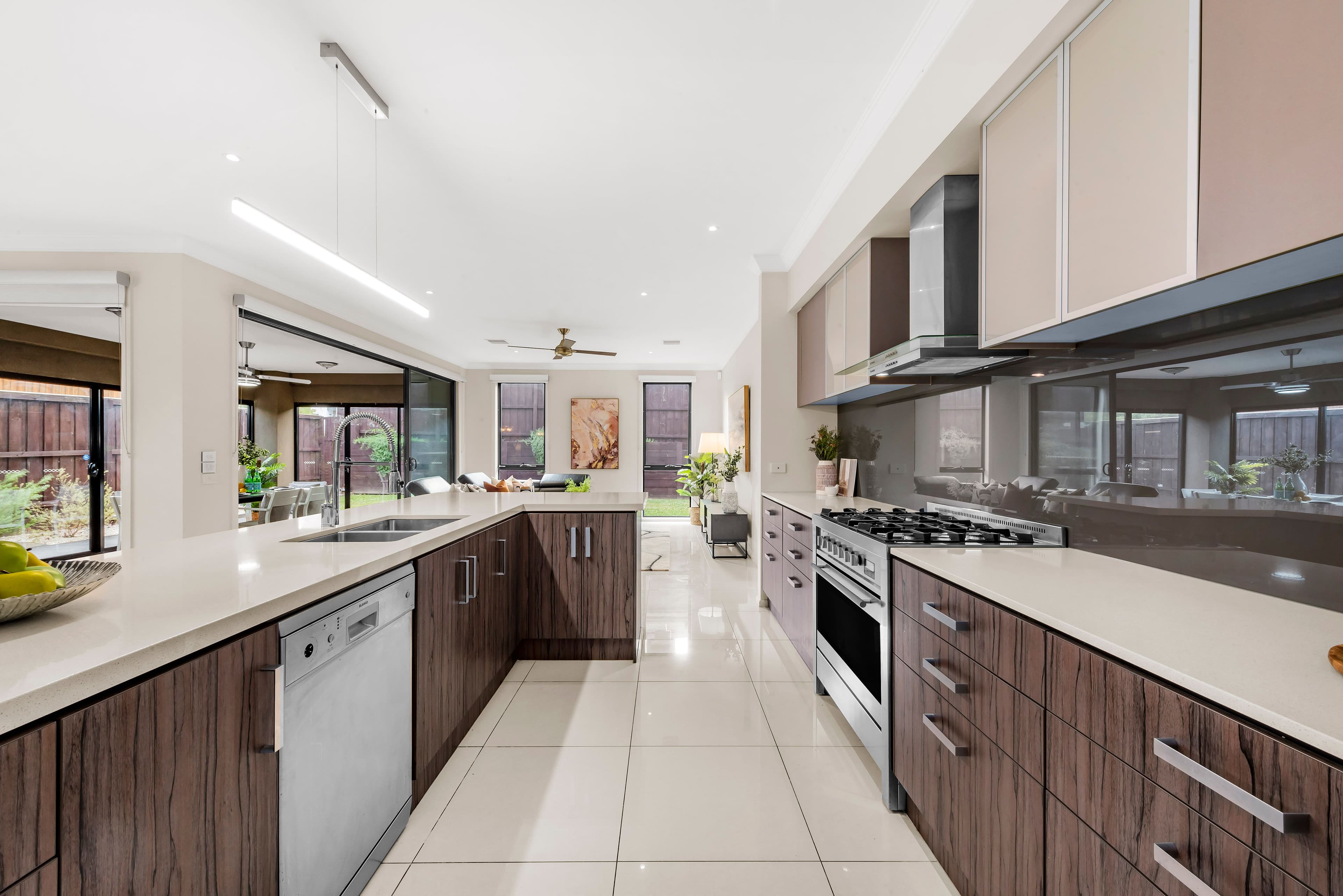 8 Appledale Way, Wantirna South VIC 3152, Wantirna South - Thumbnail 3