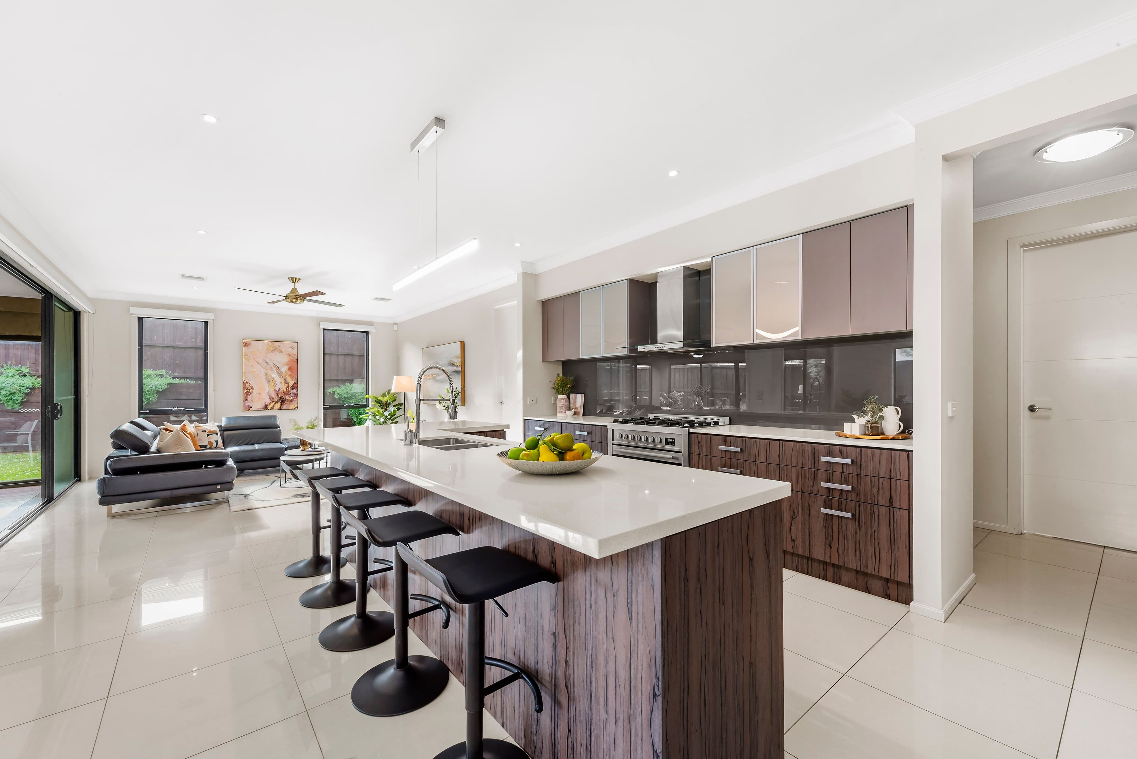 8 Appledale Way, Wantirna South VIC 3152, Wantirna South - Thumbnail 4