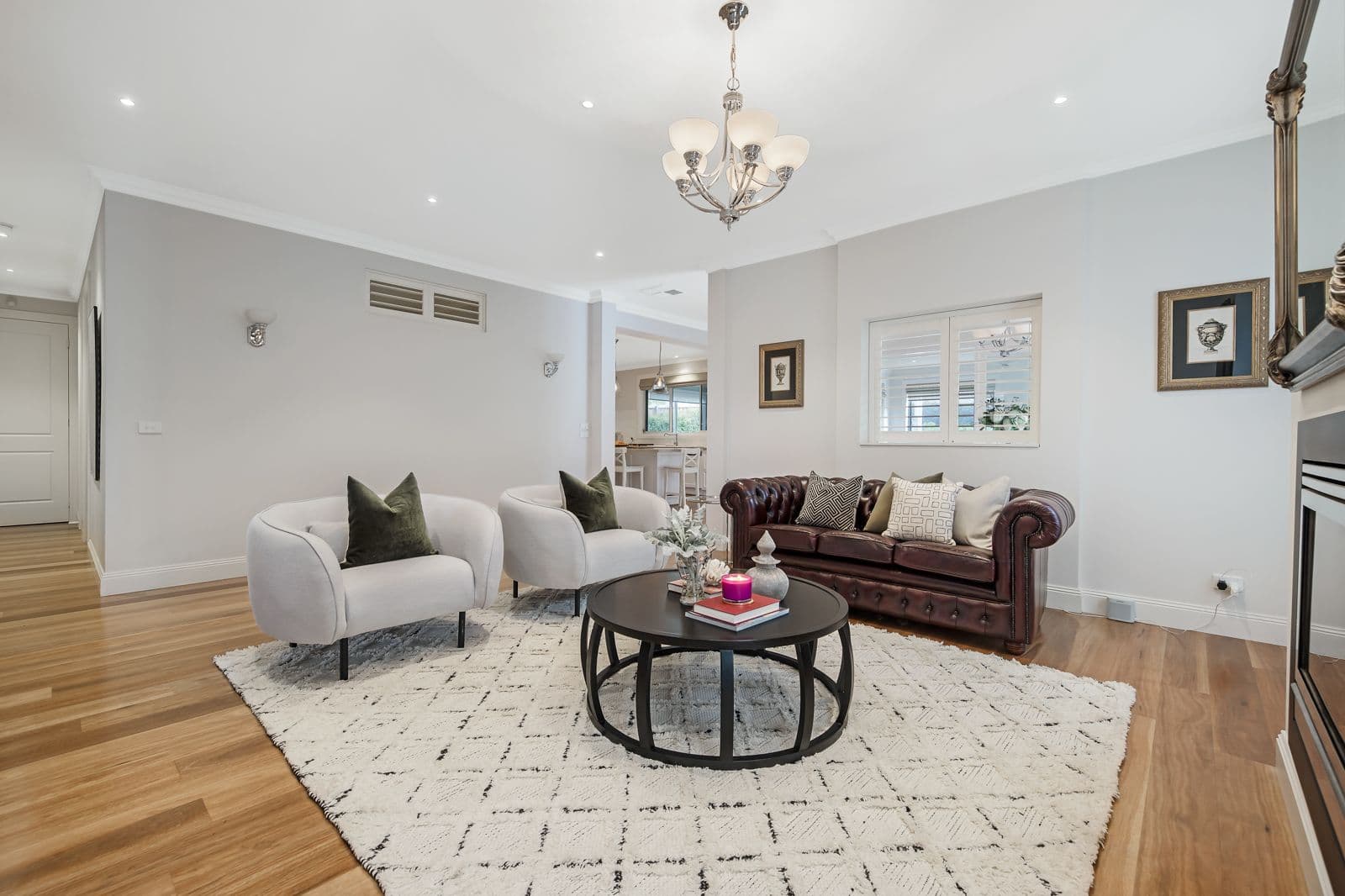 23 Doynton Parade, Mount Waverley VIC 3149, Mount Waverley - Thumbnail 2