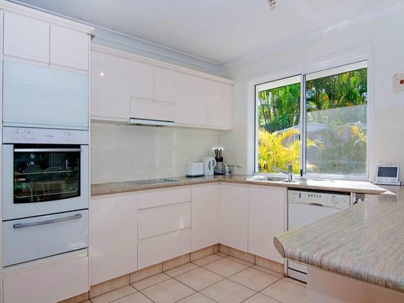 10 Glenwater Crescent, HELENSVALE QLD 4212, Helensvale - Thumbnail 5