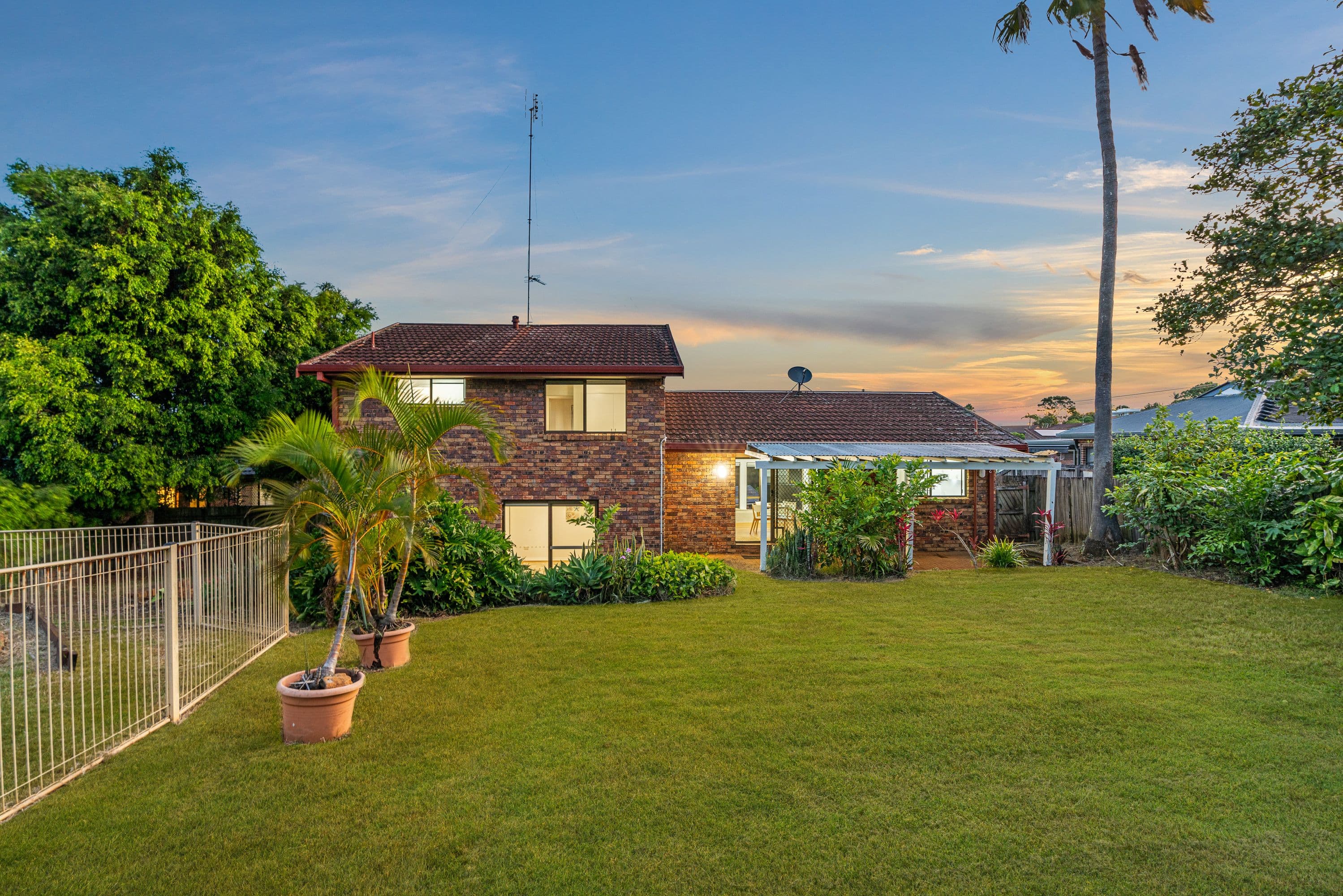 8 James Cook Drive, Banora Point NSW 2486, Banora Point - Thumbnail 3
