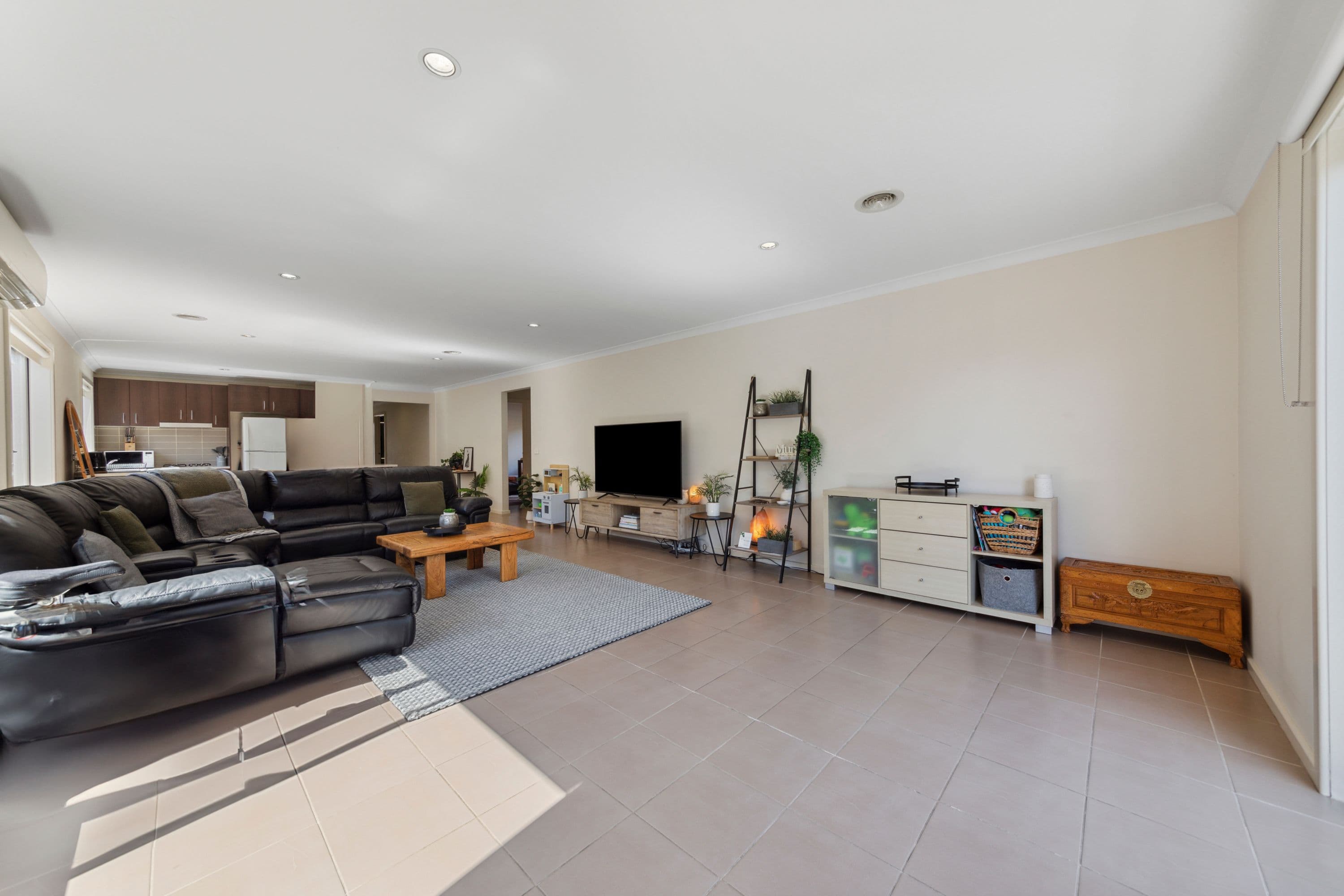 74 Fallingwater Drive, Pakenham VIC 3810, Pakenham - Thumbnail 5