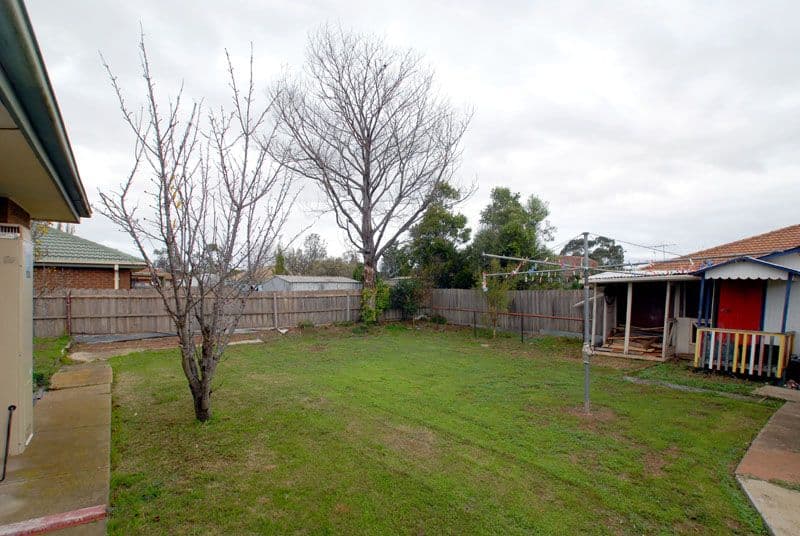 20 Argyle Crescent, WERRIBEE VIC 3030, Werribee - Thumbnail 2