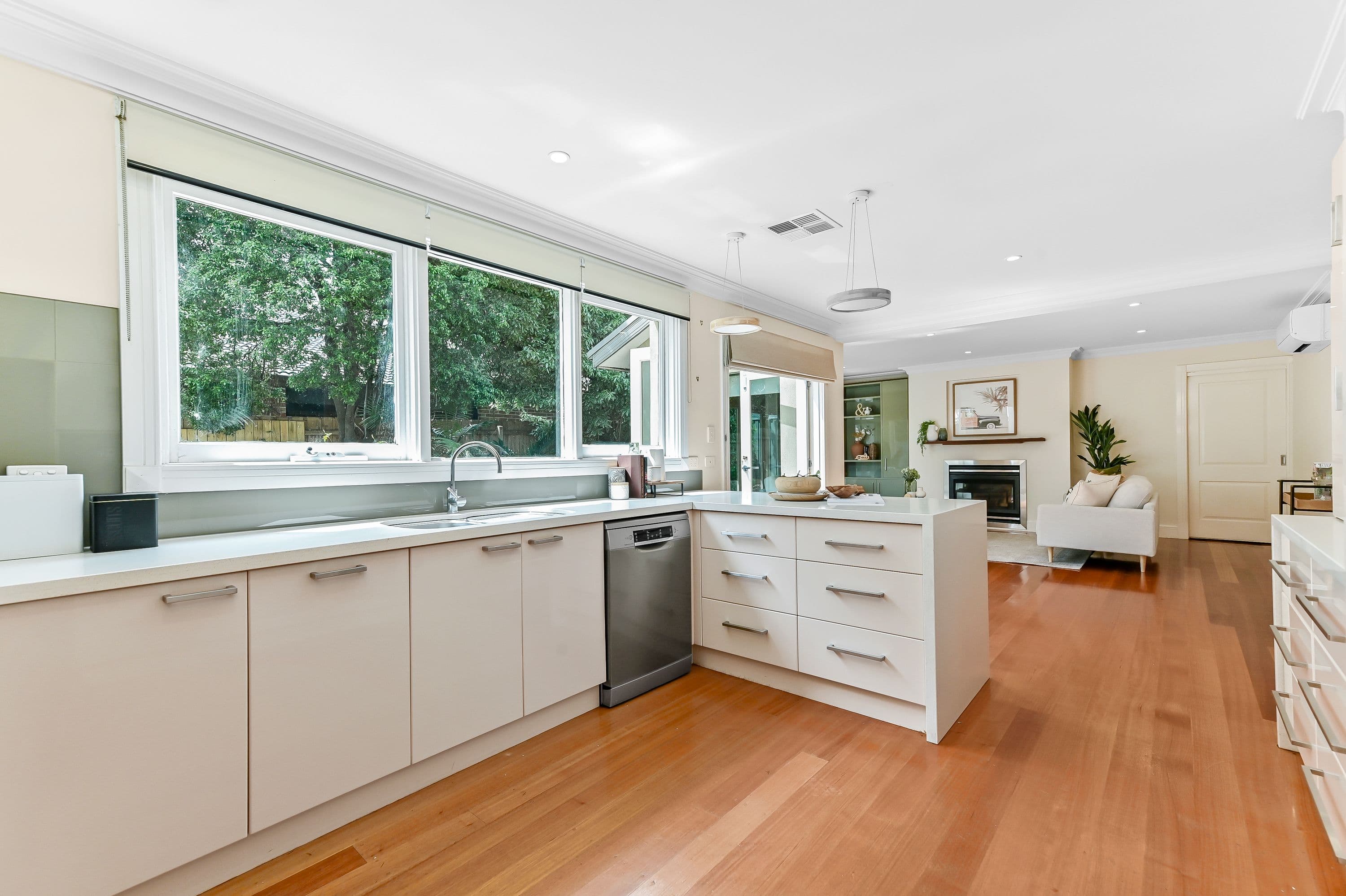 1 Severn Court, Mount Waverley VIC 3149, Mount Waverley - Thumbnail 4